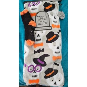 NWT Plush Halloween Skulls Throw Blanket & Sock Set 60 x 50